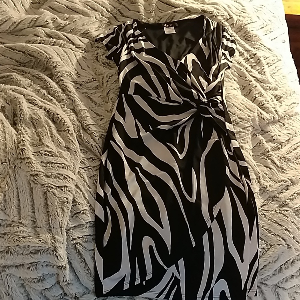 Black and White fitted dress